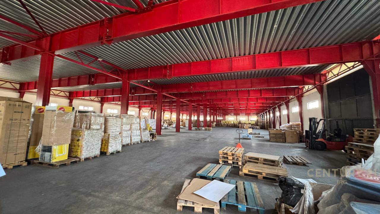 IN AFFITTO MAGAZZINO 6000M2 EDIFICIO + 11.500M2 TERRENO A VAQARR!