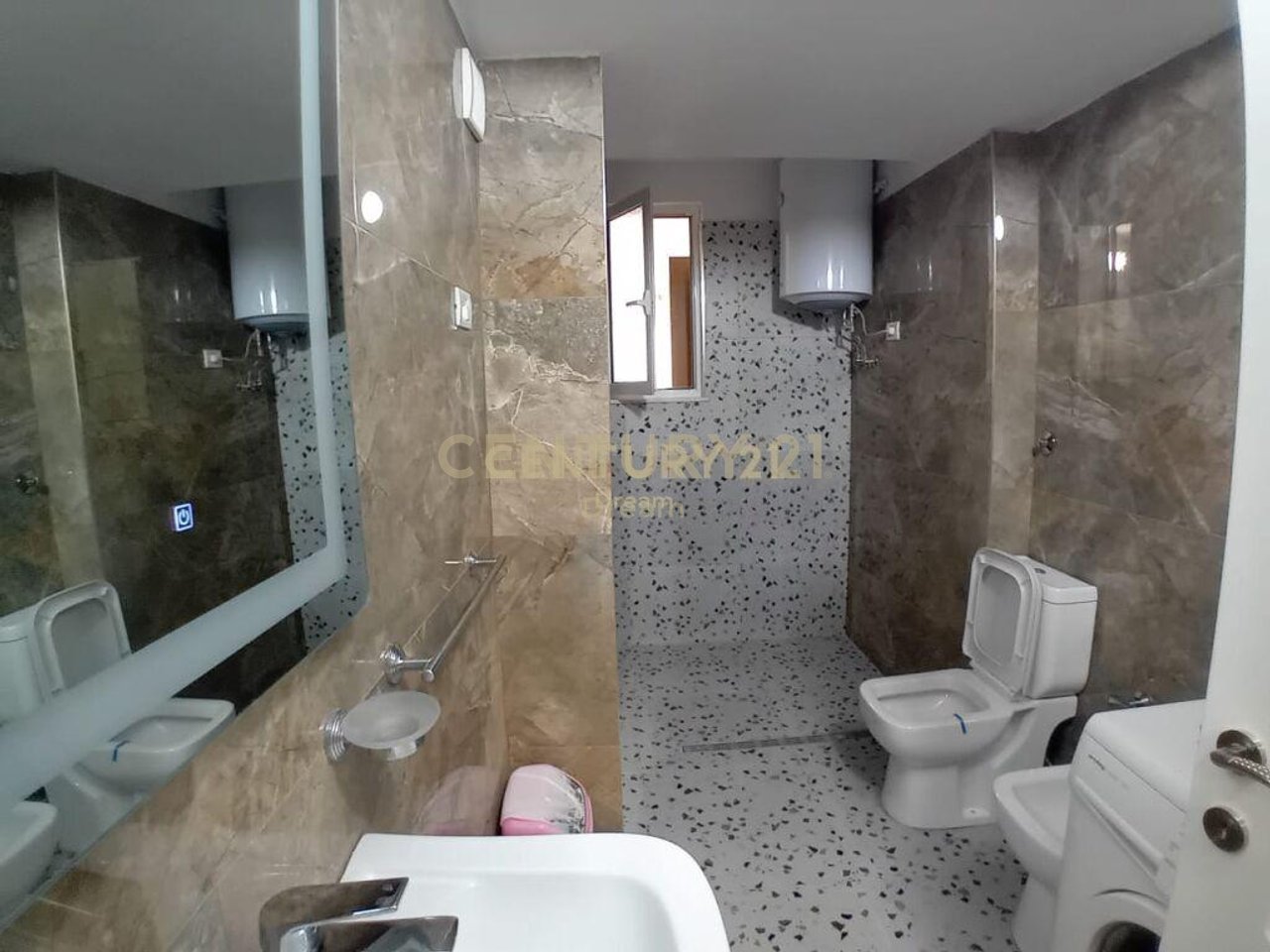 3+1 APARTMENT FOR RENT IN XHAMLLIK!!