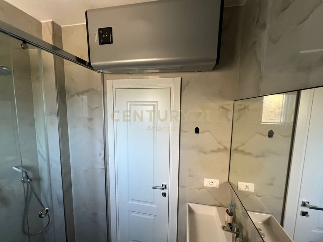 Appartamento 1+1 in vendita a Mali i Robit, Durrës