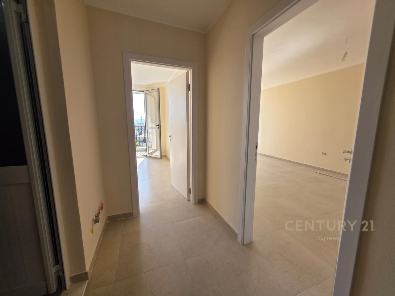 JEPET ME QERA APARTAMENT 1+1 TEK 5 MAJI !!