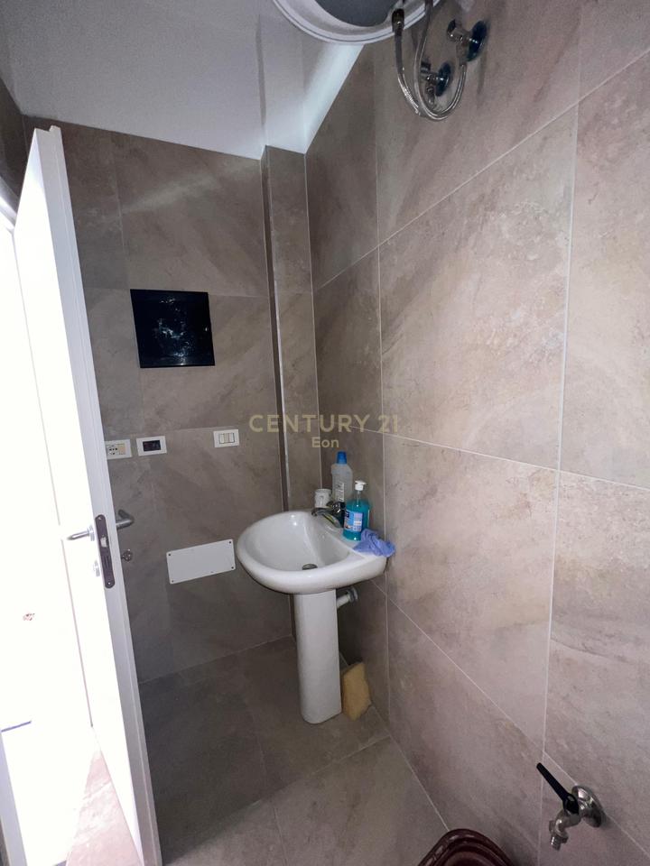 Multifunctional Space for Rent at the Train Station, Durrës - €400 | 10 m²