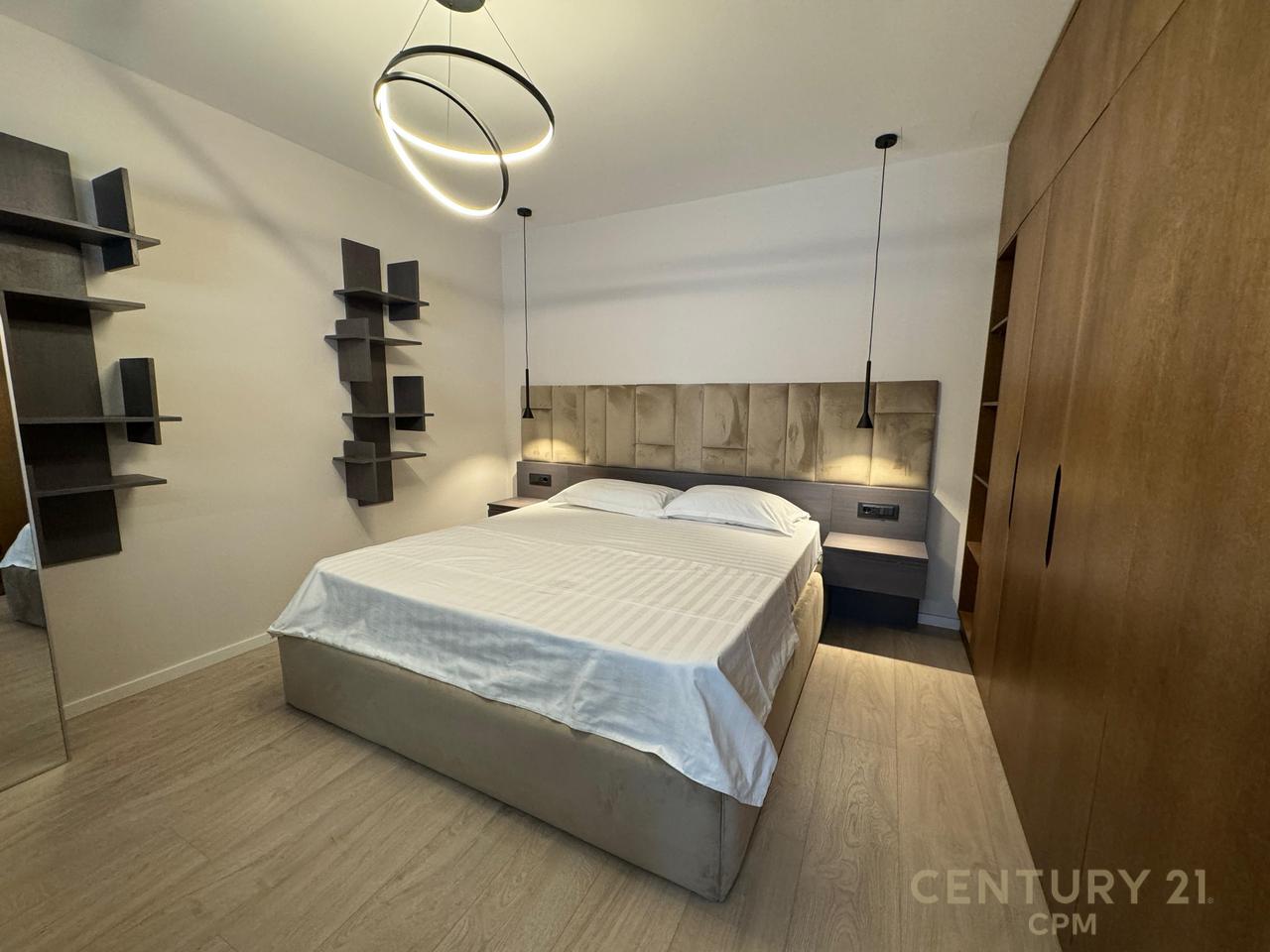 Apartament-studio me qira tek Pazari Ri!