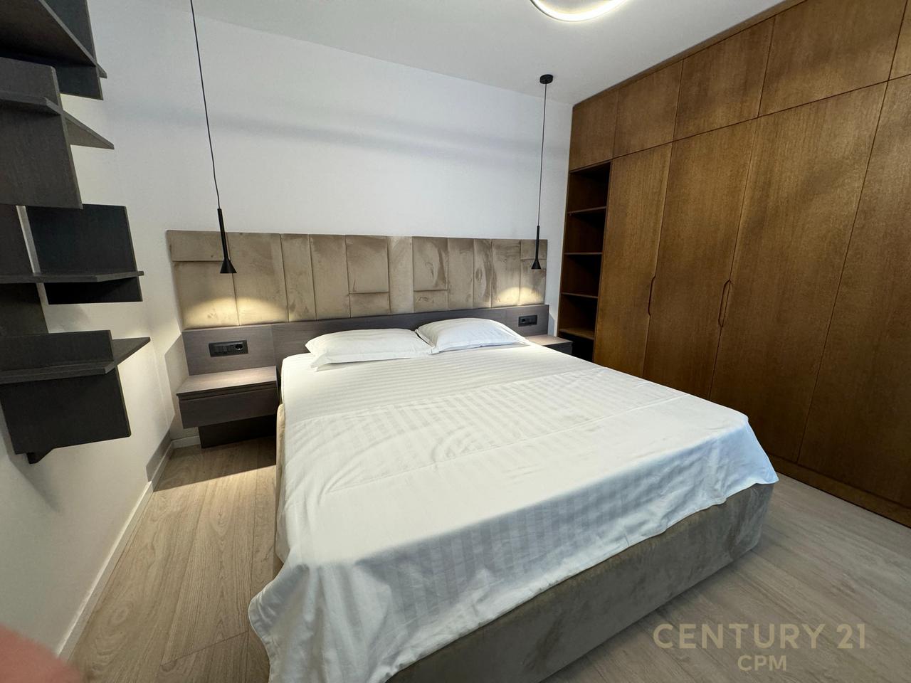 Apartament-studio me qira tek Pazari Ri!
