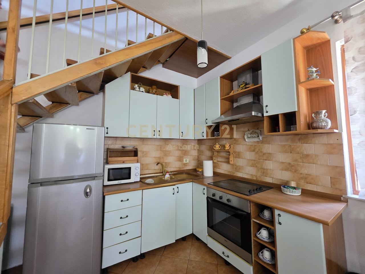 Duplex for rent in the area of the Paris Municipality, behind the Kristal Center