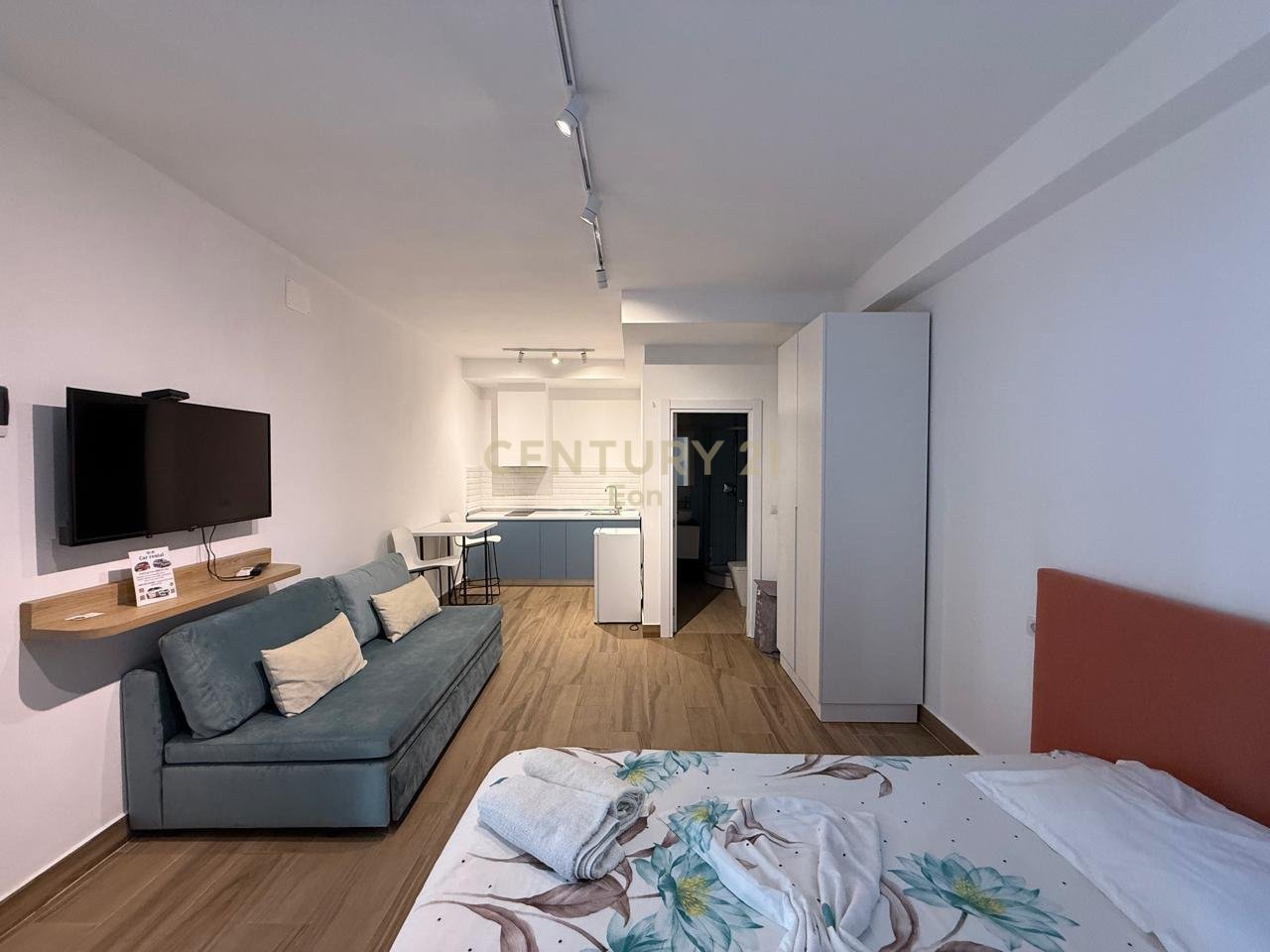 Apartment-Hotel Beach, Iliria is for Rent!