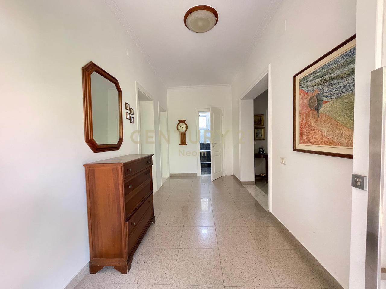 Edificio 2 Appartamenti 2+1 con Cortile e Garage