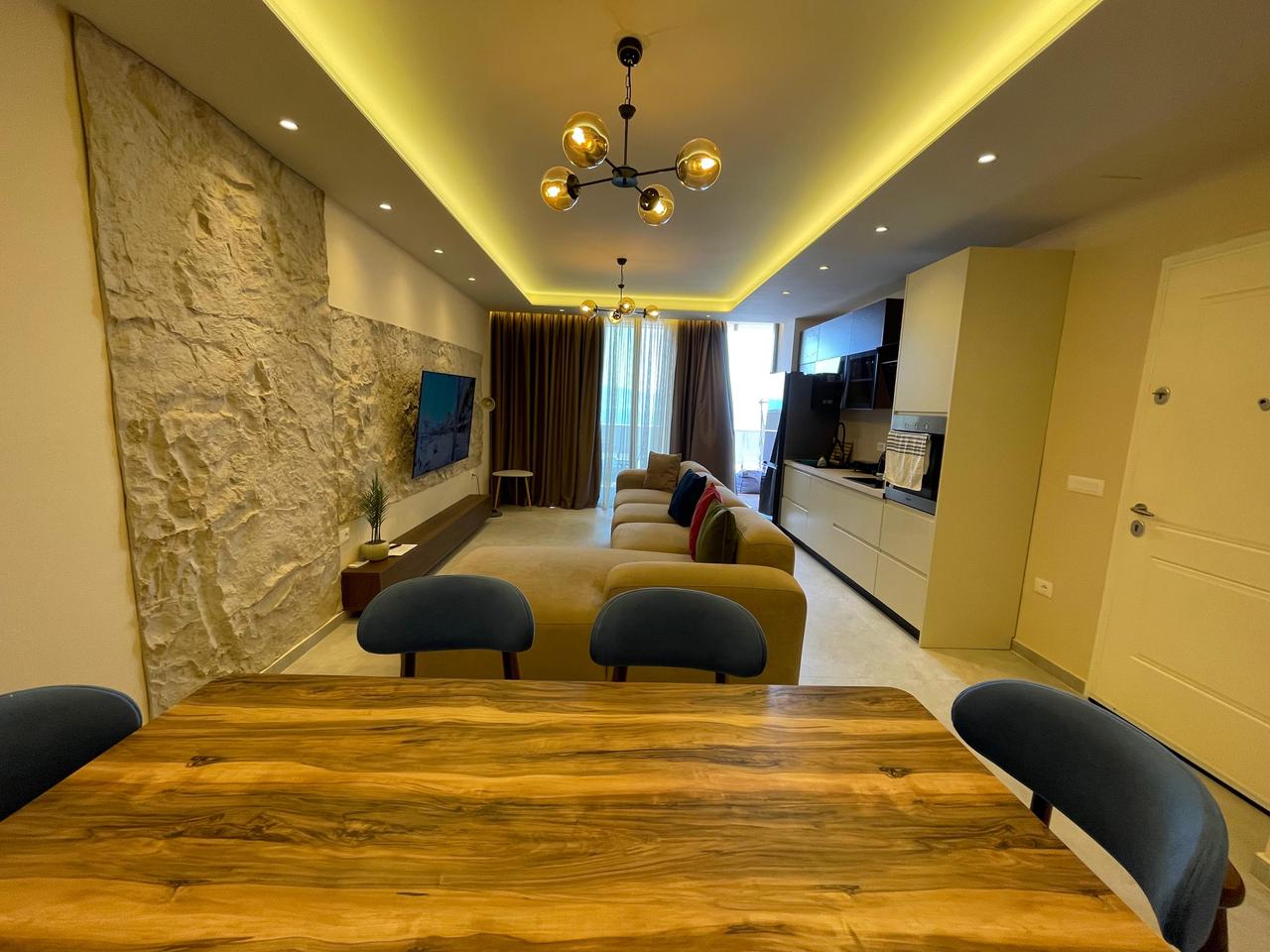 SARANDE, APPARTAMENTO IN VENDITA 3+1+3 TOTALMENTE RISTRUTTURATO