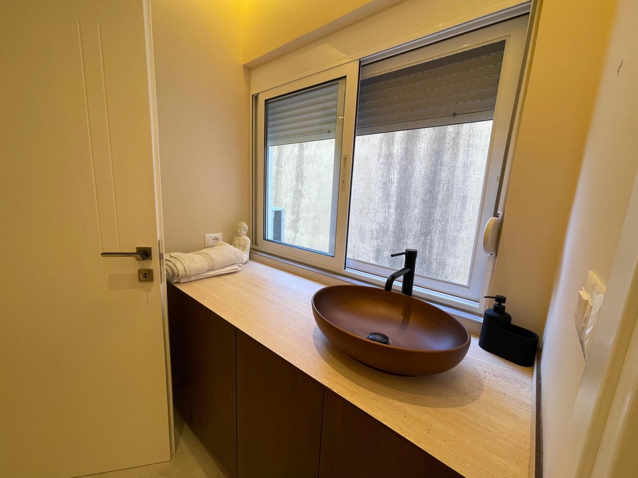 SARANDE, APPARTAMENTO IN VENDITA 3+1+3 TOTALMENTE RISTRUTTURATO