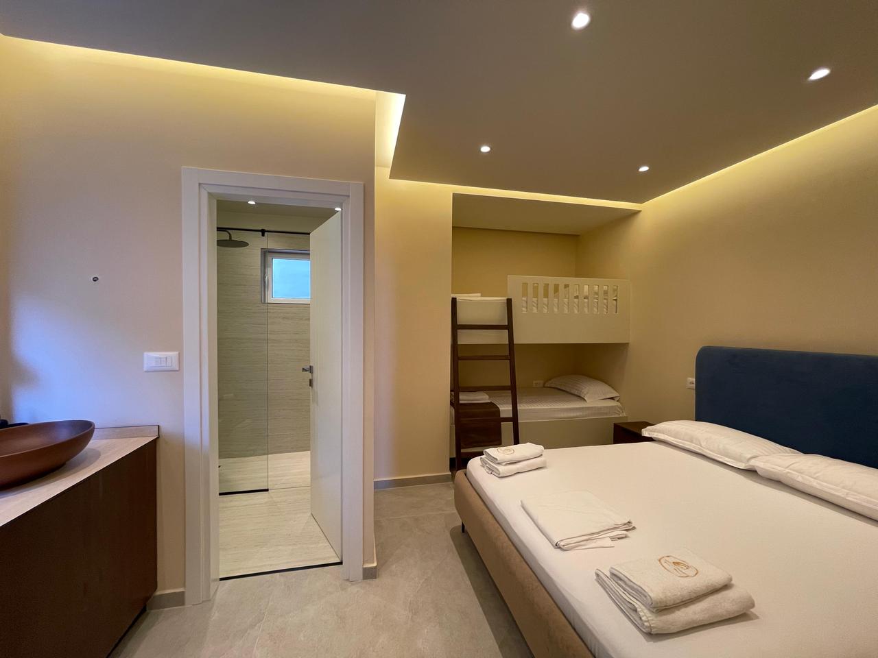 SARANDE, APPARTAMENTO IN VENDITA 3+1+3 TOTALMENTE RISTRUTTURATO