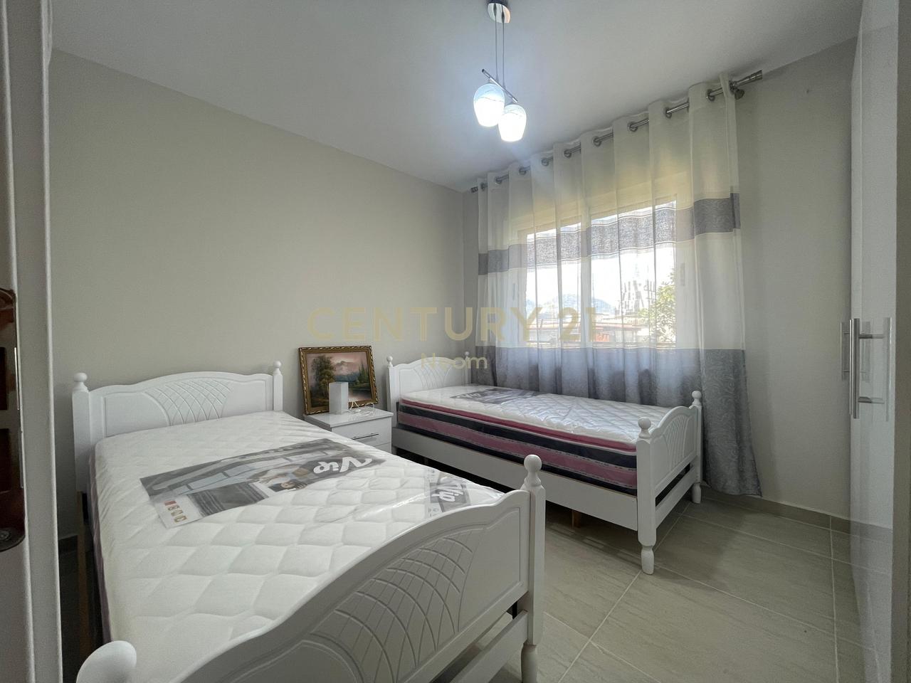 QIRA, APARTAMENT 3+1, RRUGA FORTUZI!!