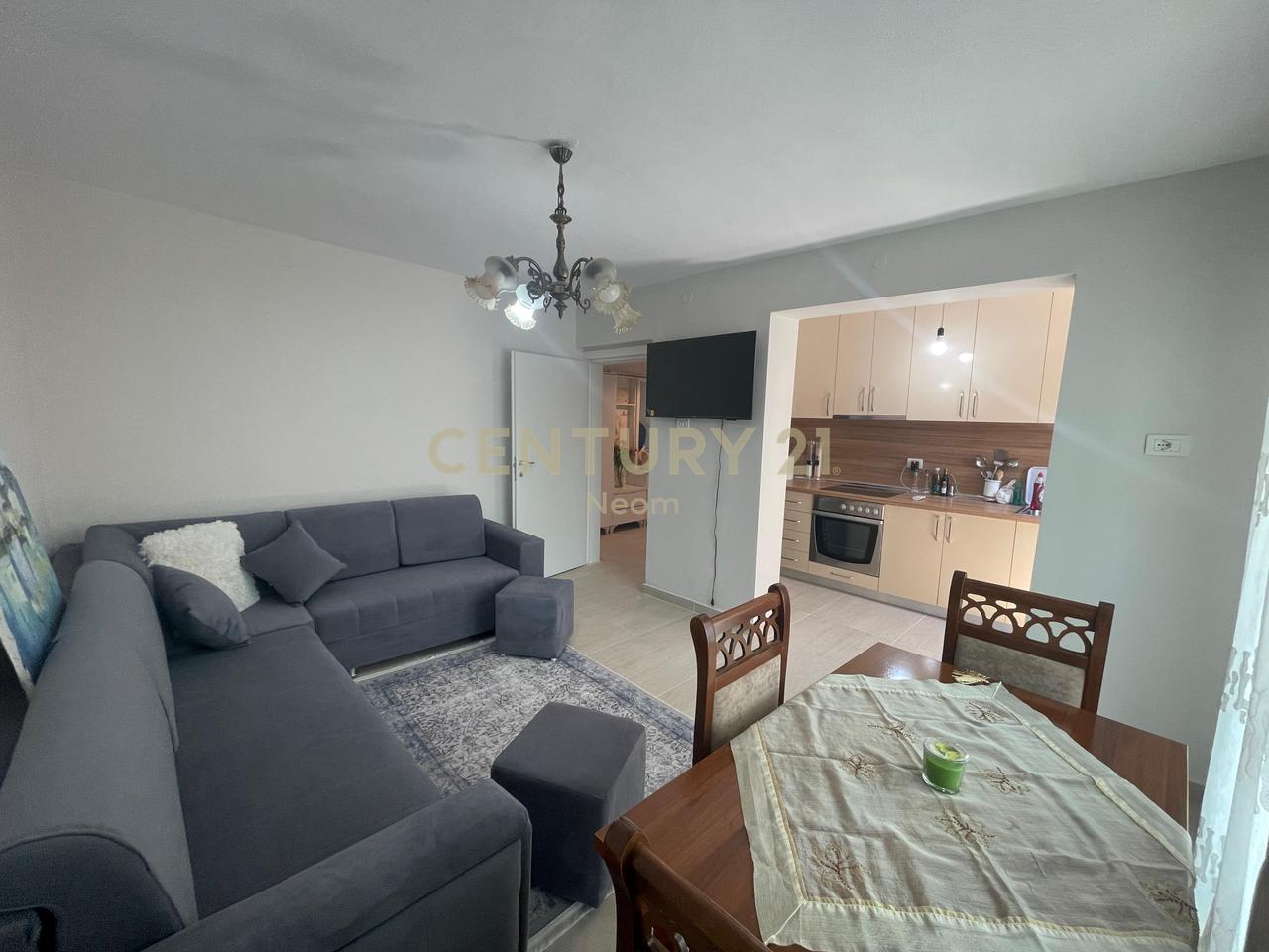 QIRA, APARTAMENT 3+1, RRUGA FORTUZI!!