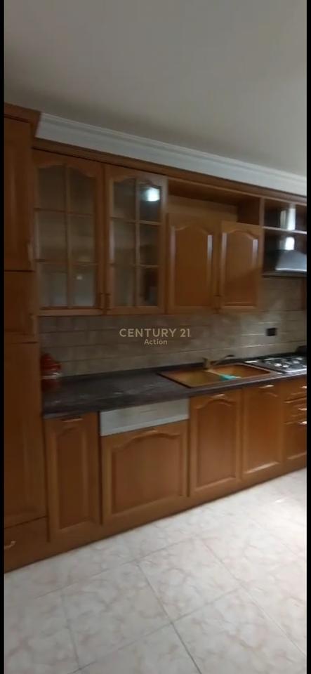 FOR RENT OFFICE/RESIDENTIAL APARTMENT 3+1+2, NEW MARKET!