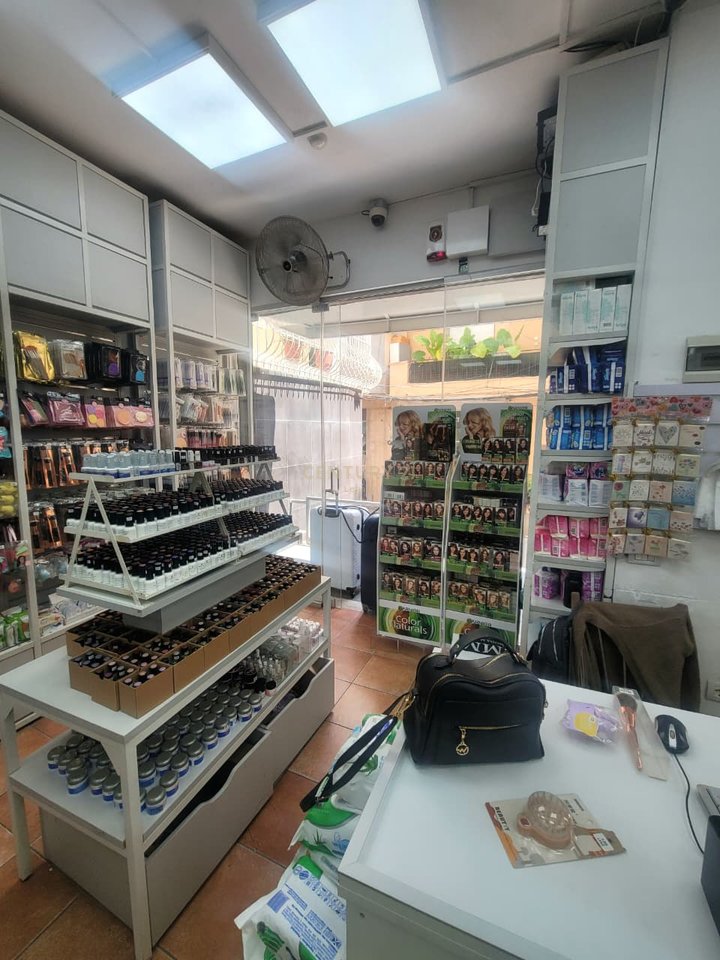 ‼️COMMERCIAL UNIT FOR SALE, KAVAJA ROAD!‼️