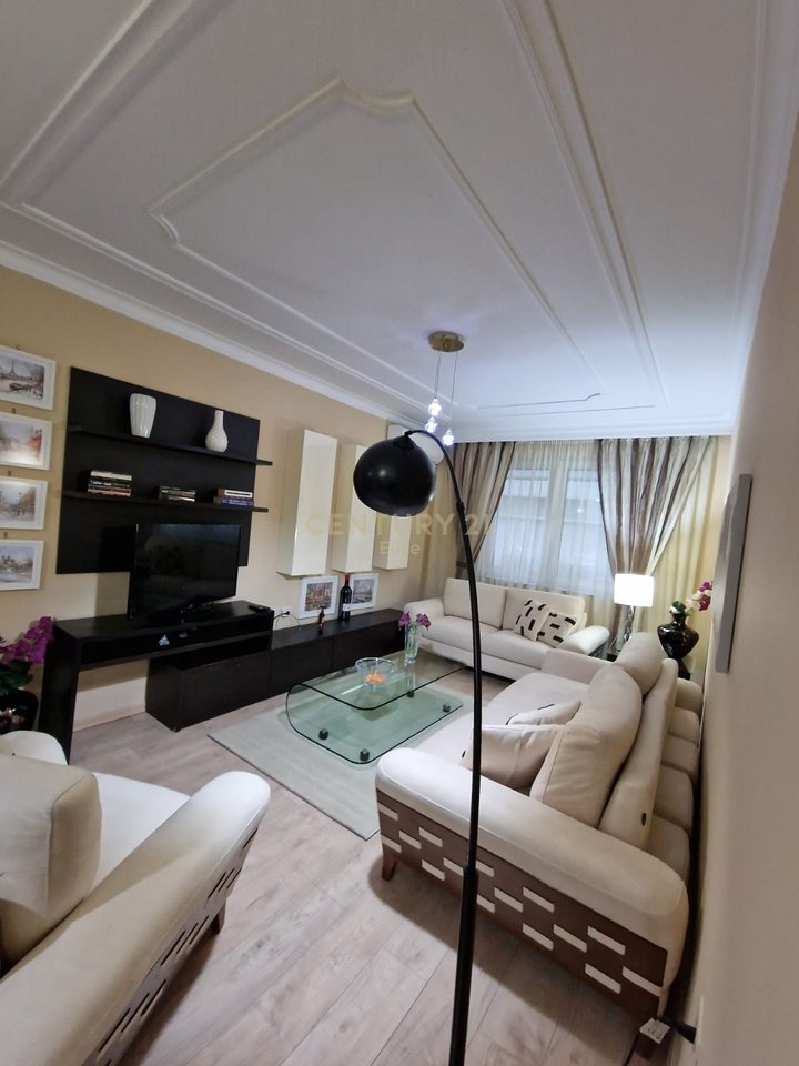 1+1 apartment for rent near Blloku