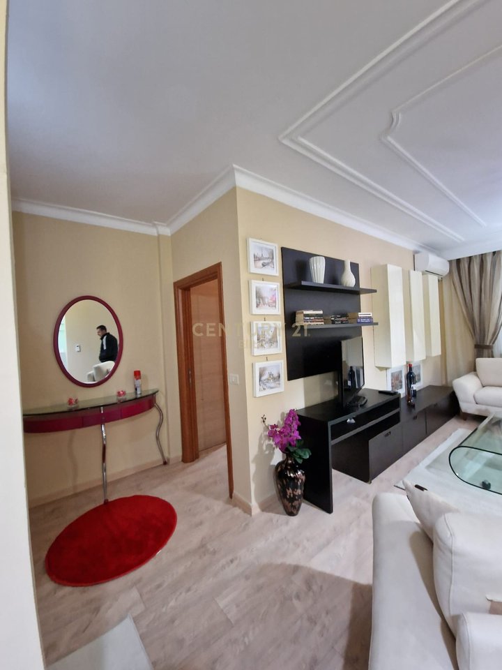 1+1 apartment for rent near Blloku