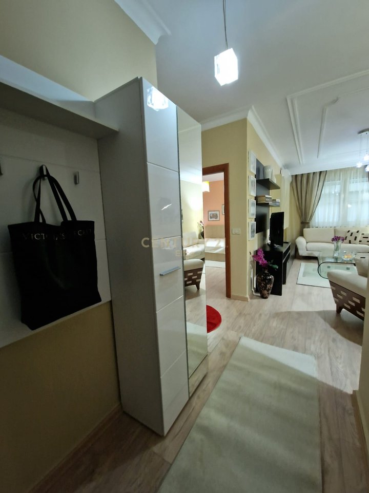 1+1 apartment for rent near Blloku
