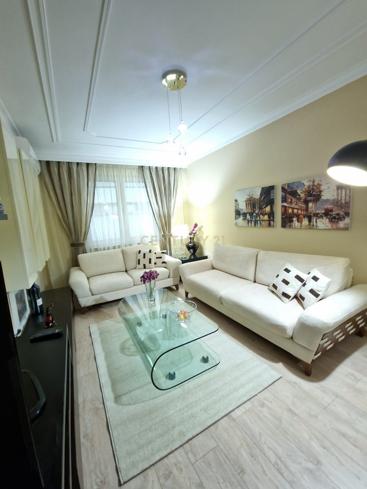 1+1 apartment for rent near Blloku