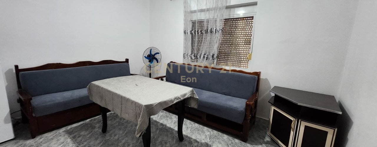Appartamento 2+1 in affitto nel Quartiere 6 vicino alla scuola Eftali Koci