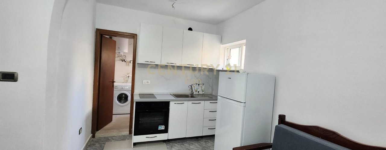 Appartamento 2+1 in affitto nel Quartiere 6 vicino alla scuola Eftali Koci
