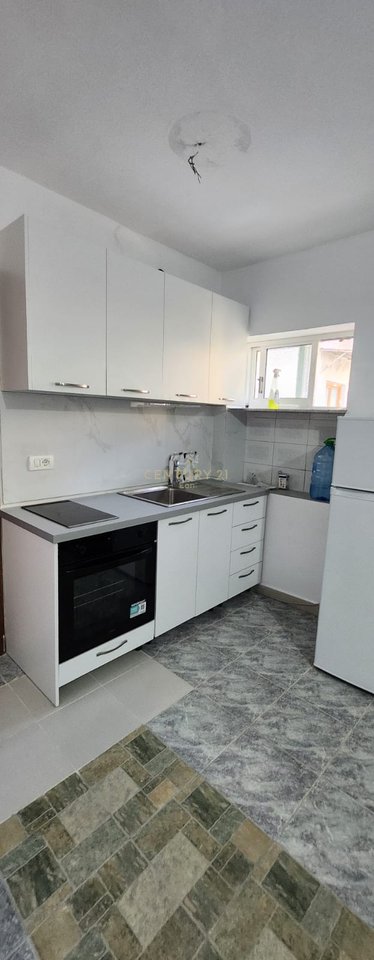 Appartamento 2+1 in affitto nel Quartiere 6 vicino alla scuola Eftali Koci
