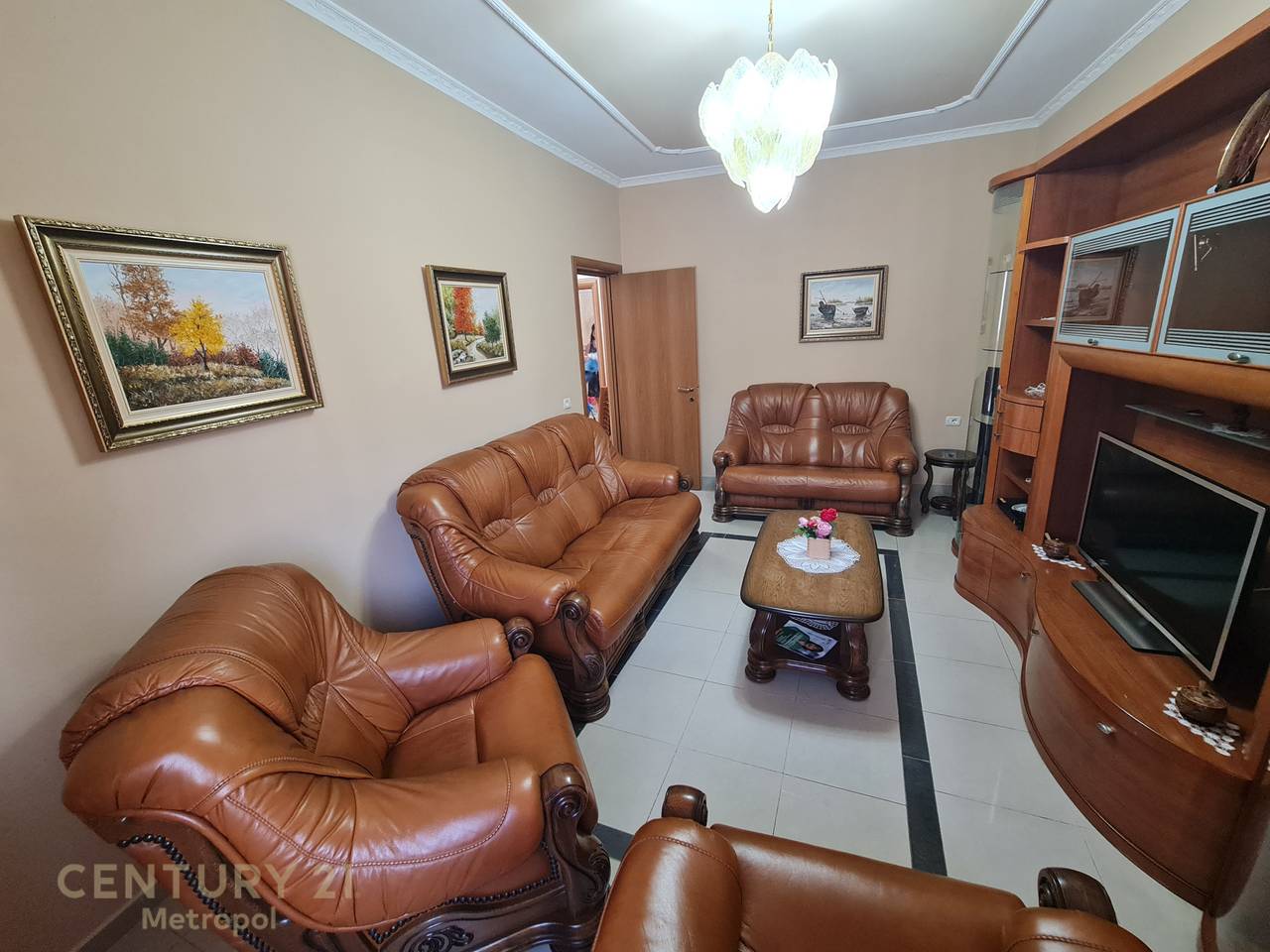 APPARTAMENTO 2+1 IN AFFITTO IN VIA DURRES, VICINO AL CENTRO!