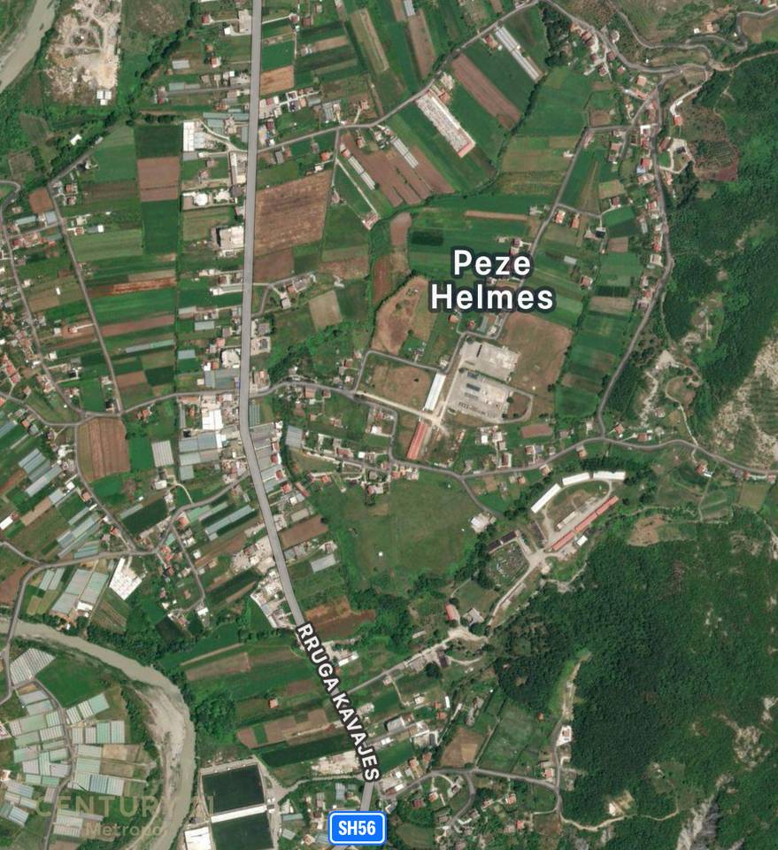 Shitet tokë në Pezë-Helmes