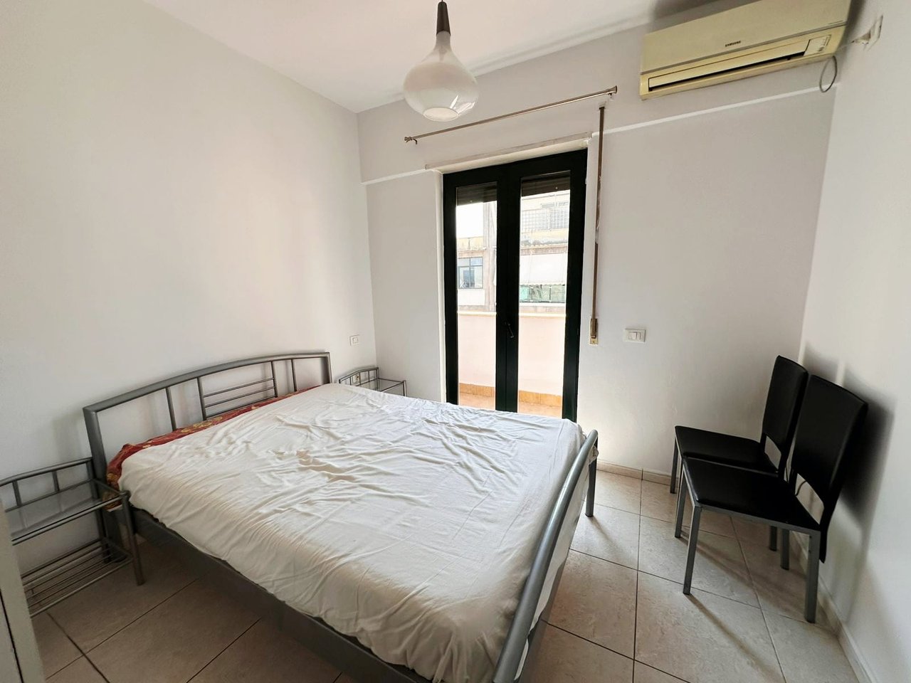 SHITET APARTAMENT 2+1+2+DEPO TE RR. BARRIKADAVE