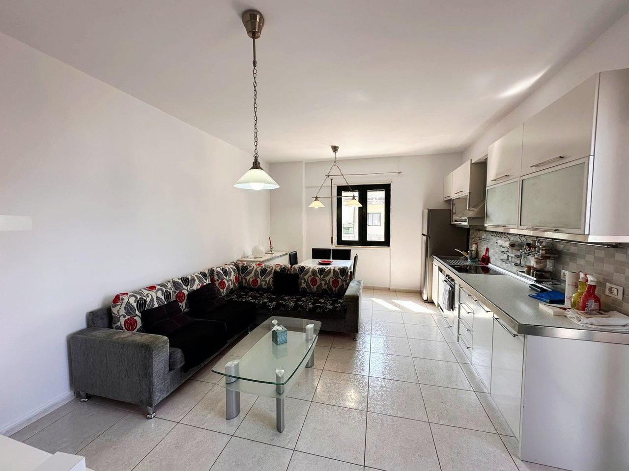 SHITET APARTAMENT 2+1+2+DEPO TE RR. BARRIKADAVE