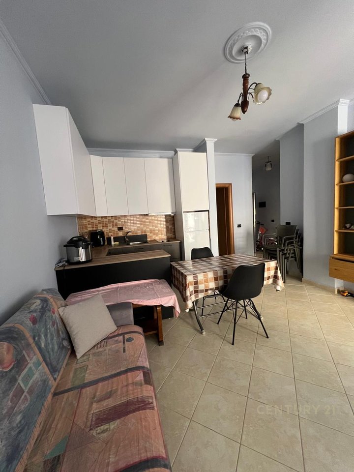 Apartament per shitje  1+1 në plazhin e Golemit!