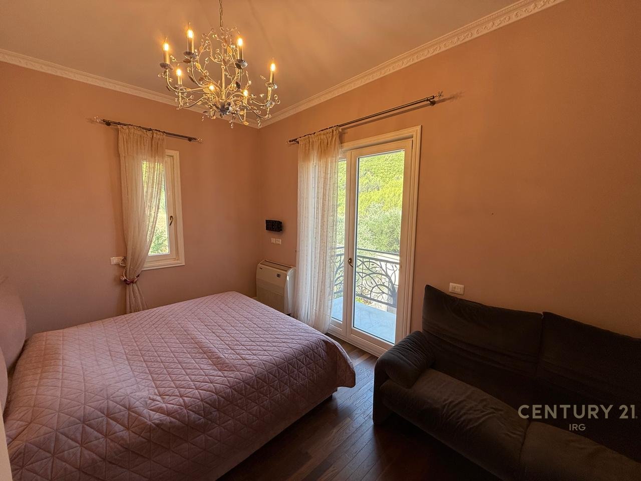 House for rent in the Vaqarri neighborhood!