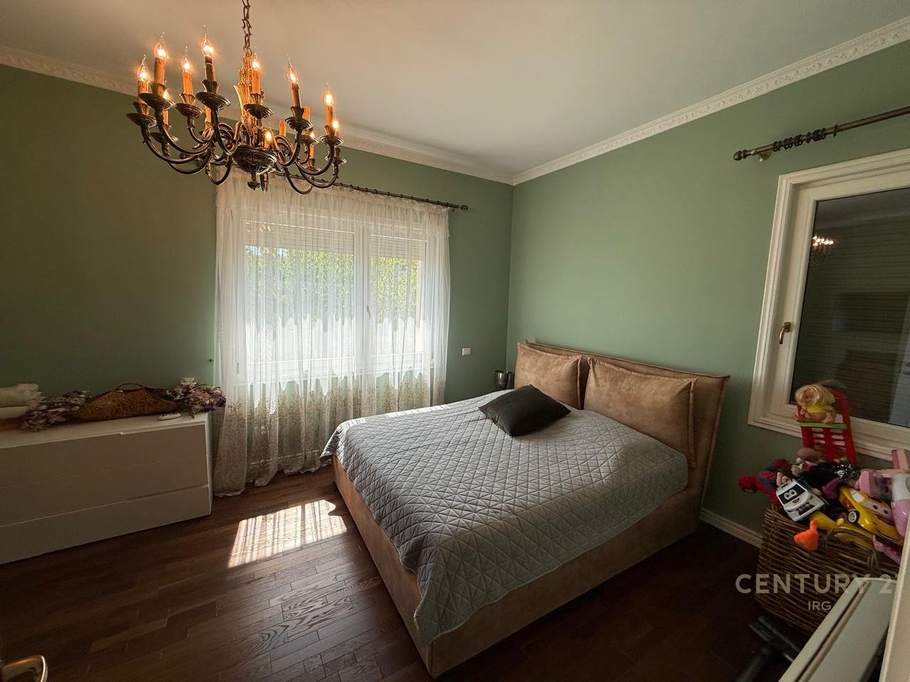 House for rent in the Vaqarri neighborhood!