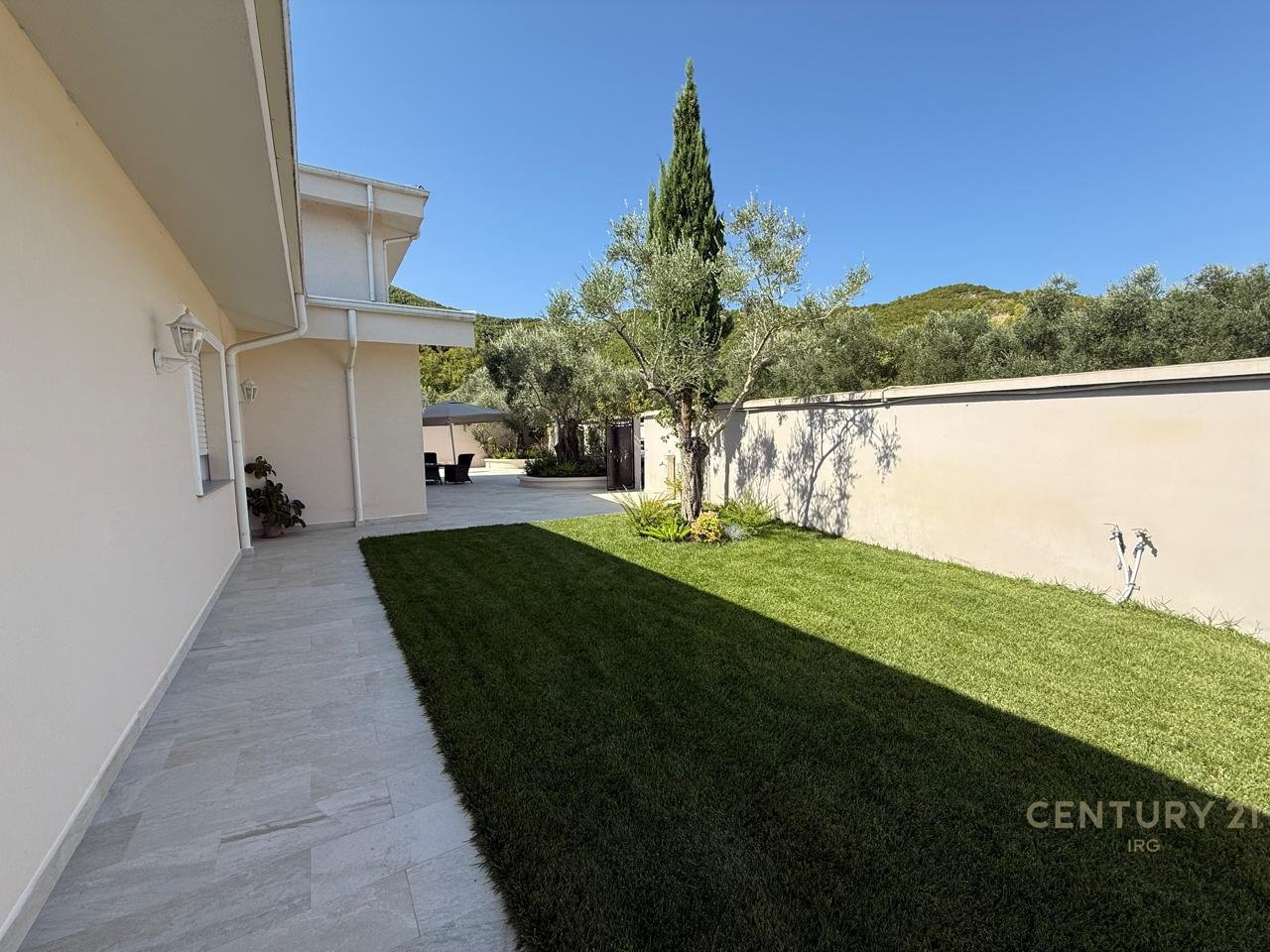 House for rent in the Vaqarri neighborhood!