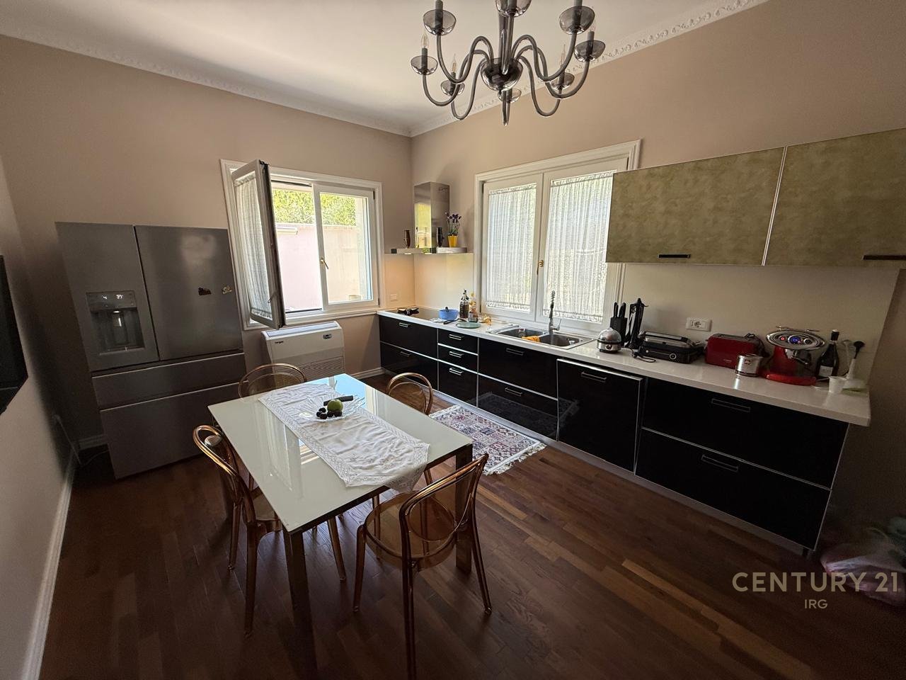 House for rent in the Vaqarri neighborhood!