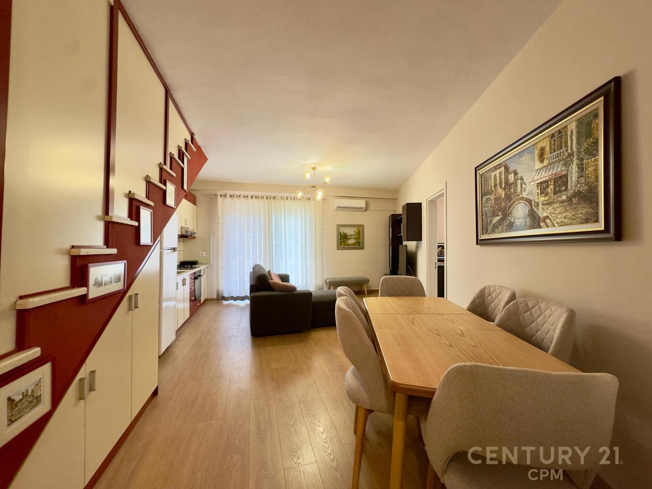 DUPLEX 2+1+2 PER QIRA PRANE KOMPLEKSIT "HALILI", RRUGA E DIBRES!