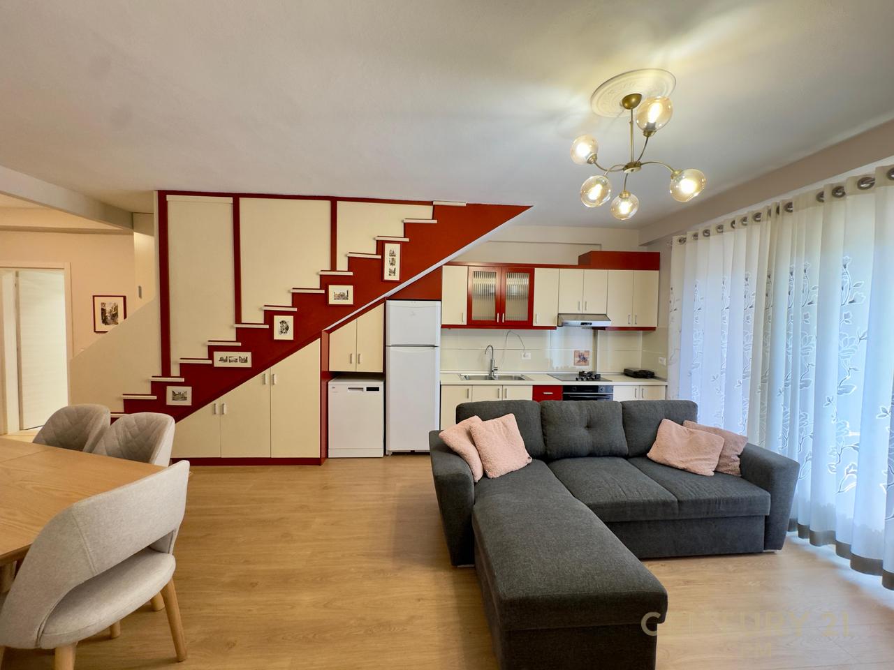 DUPLEX 2+1+2 PER QIRA PRANE KOMPLEKSIT "HALILI", RRUGA E DIBRES!