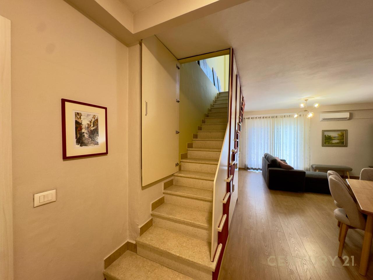 DUPLEX 2+1+2 PER QIRA PRANE KOMPLEKSIT "HALILI", RRUGA E DIBRES!