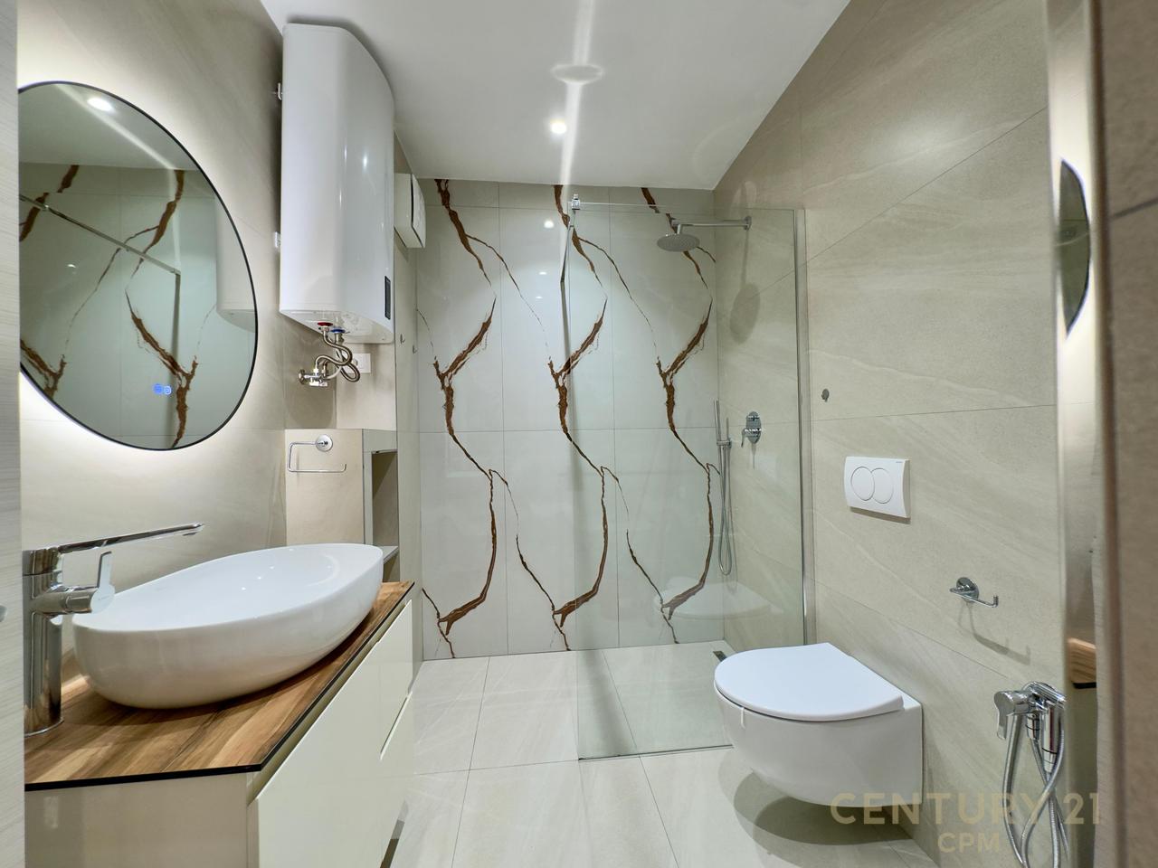 DUPLEX 2+1+2 PER QIRA PRANE KOMPLEKSIT "HALILI", RRUGA E DIBRES!