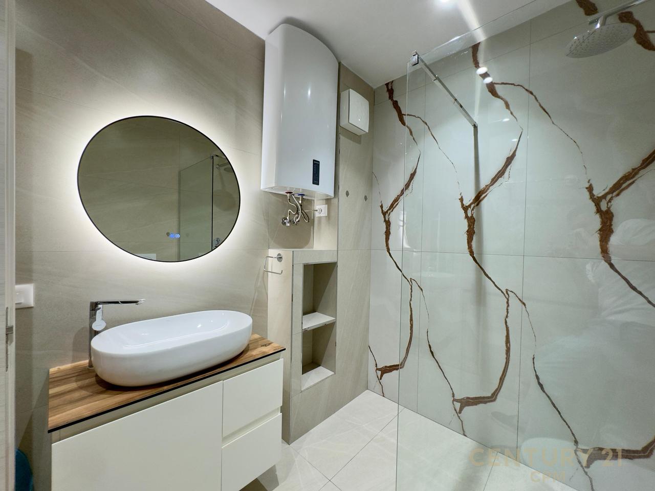 DUPLEX 2+1+2 PER QIRA PRANE KOMPLEKSIT "HALILI", RRUGA E DIBRES!