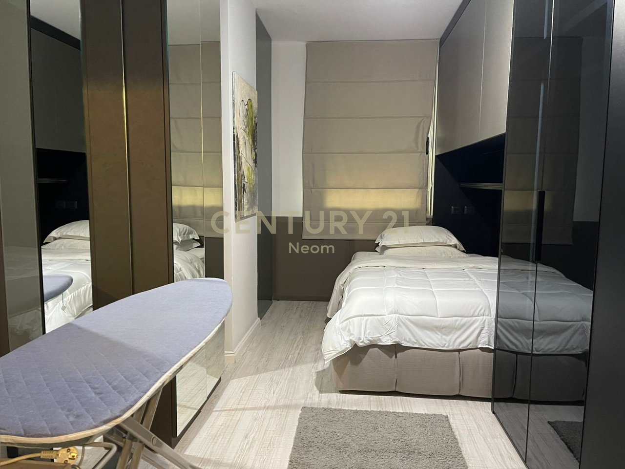 QIRA, APARTAMENT 2+1 TE NOBIS, LIQENI I TIRANES!