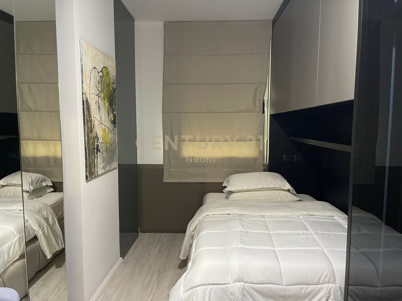 QIRA, APARTAMENT 2+1 TE NOBIS, LIQENI I TIRANES!