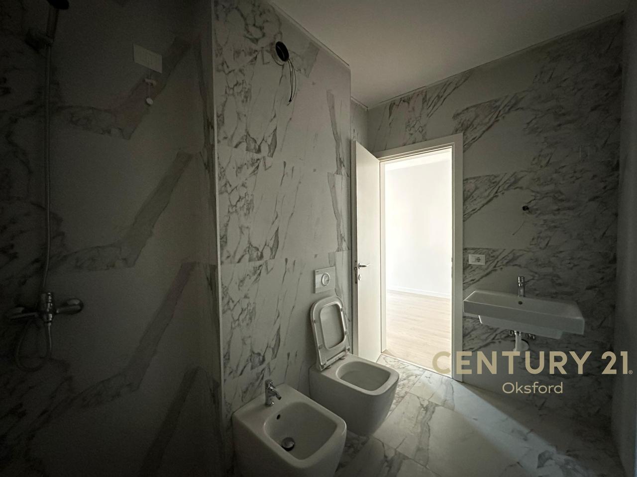 SHITET APARTAMENT 3+1+2, TEK KOMUNA E PARISIT!