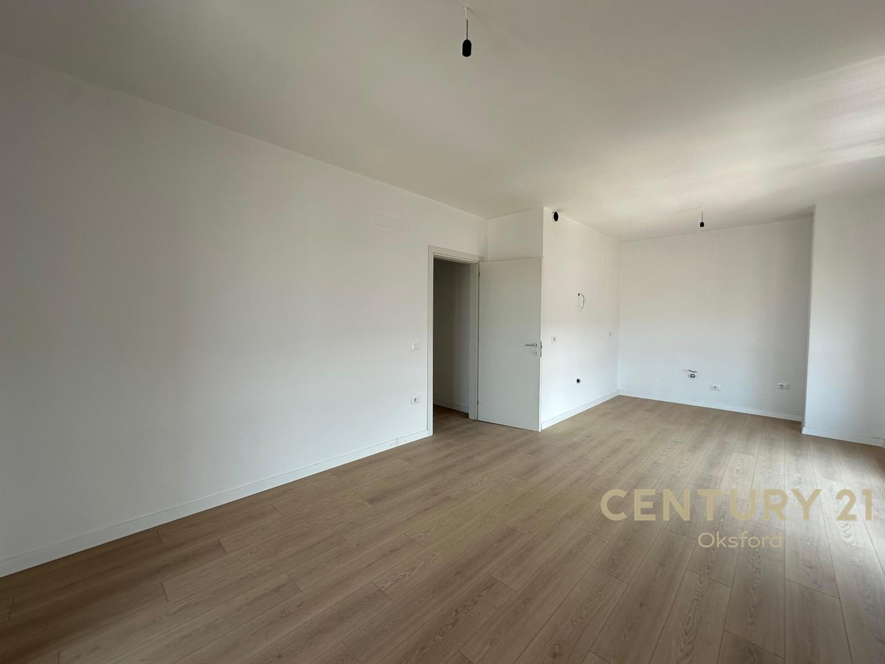 SHITET APARTAMENT 3+1+2, TEK KOMUNA E PARISIT!