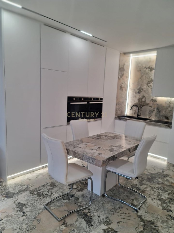 Super Apartament 1+1+Parkim Jepet me Qira