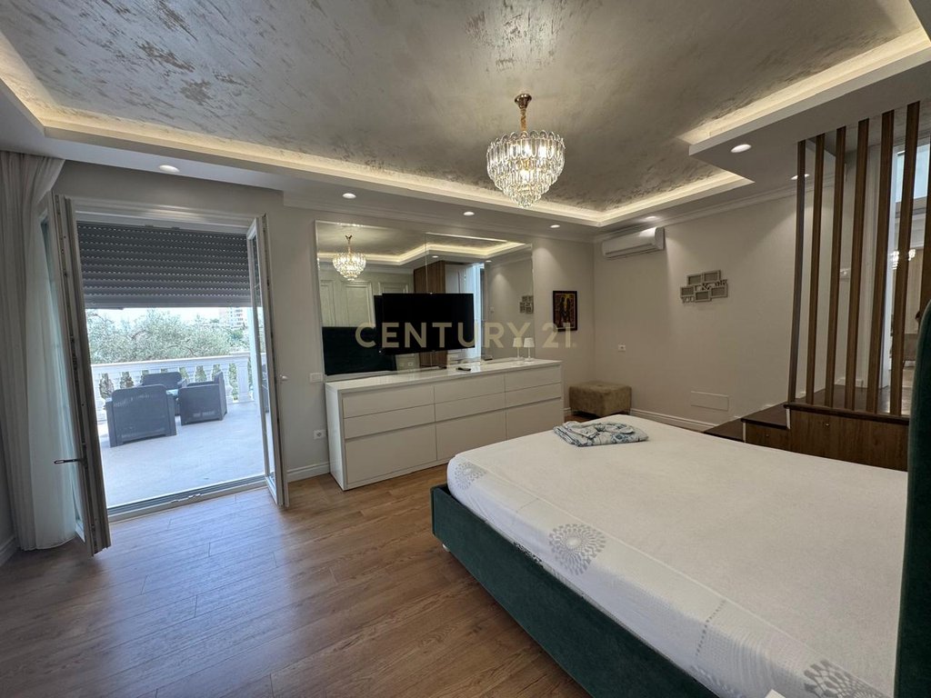 VILLA DI LUSSO IN VENDITA NEL NUOVO QUARTIERE, DURAZZO!