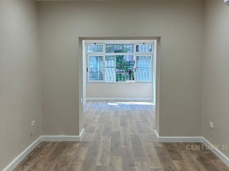 APARTAMENT 2+1 PER SHITJE PRANE PETRO NINIT!
