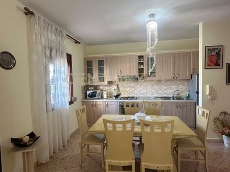 Apartment 2+1+2+garage For Rent at the Fruit and Vegetable Market, Durrës - €450 | 138 m²