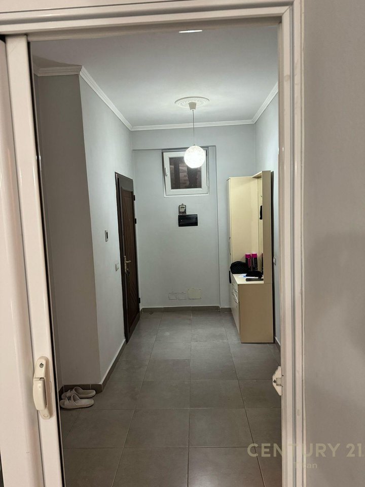SHITET APARTAMENT 2+1+2 me DEPO, PRANE TERMINALIT D (VERI-JUG)!!!