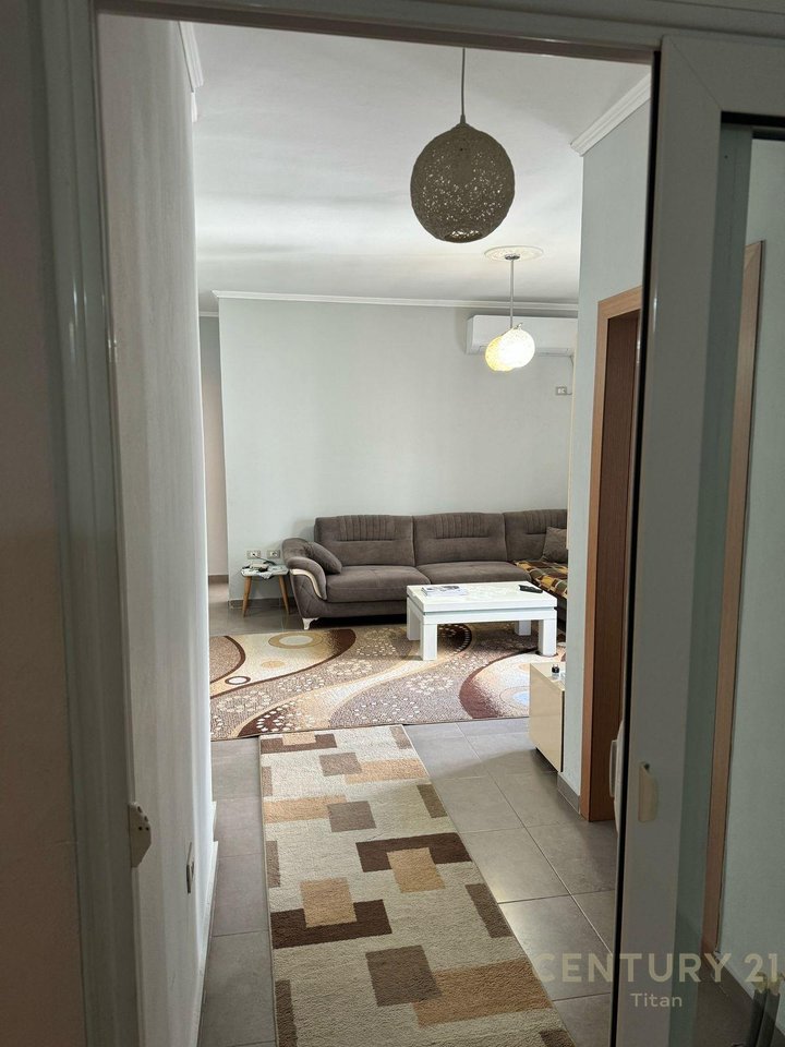 SHITET APARTAMENT 2+1+2 me DEPO, PRANE TERMINALIT D (VERI-JUG)!!!