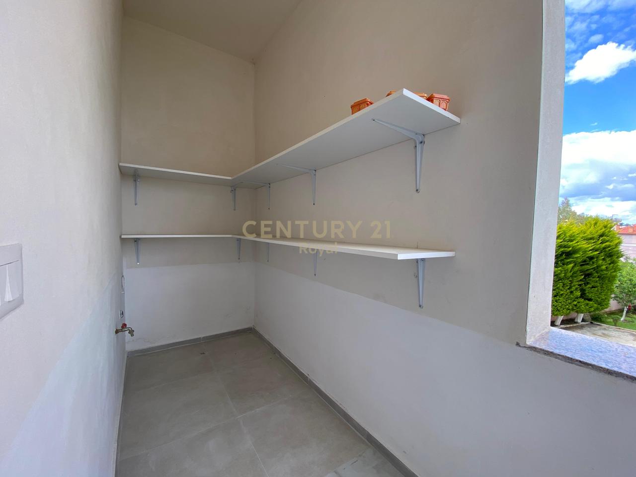FOR RENT ONE-STOREY VILLA 2+1+2 +2 PARKING SPACE NEAR GERMAN VILLAS