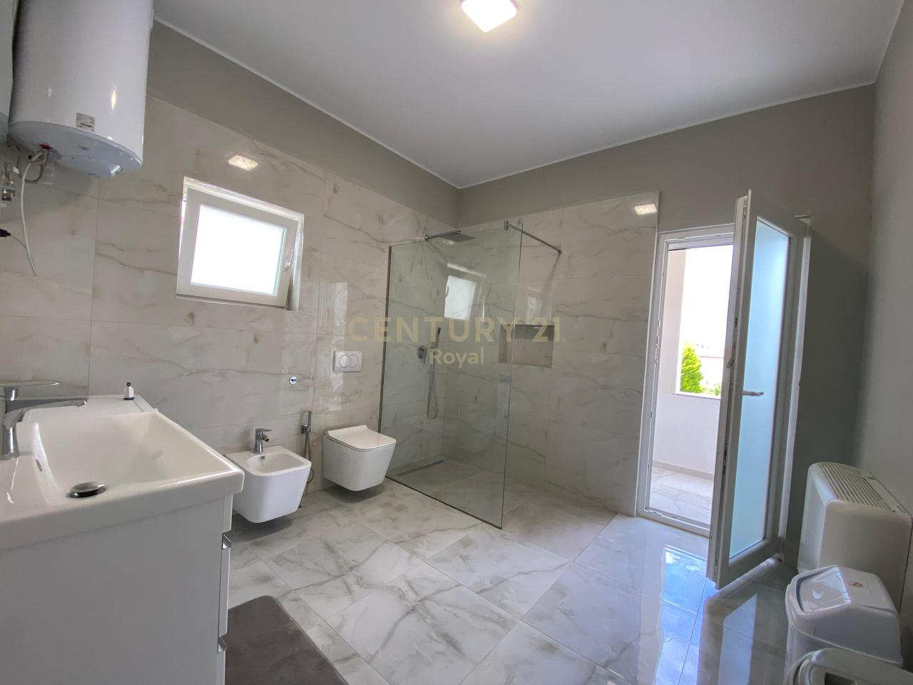 FOR RENT ONE-STOREY VILLA 2+1+2 +2 PARKING SPACE NEAR GERMAN VILLAS